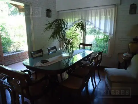 Casa en Venta con 1 cochera