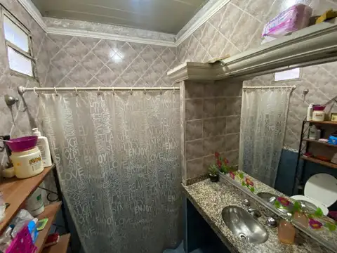 Casa 3 ambientes con 1 baño