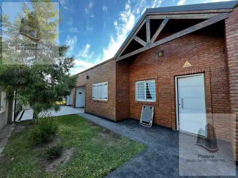 Casa 6 ambientes con 2 baños