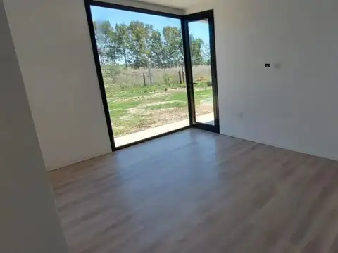Casa 2 ambientes con 1 baño