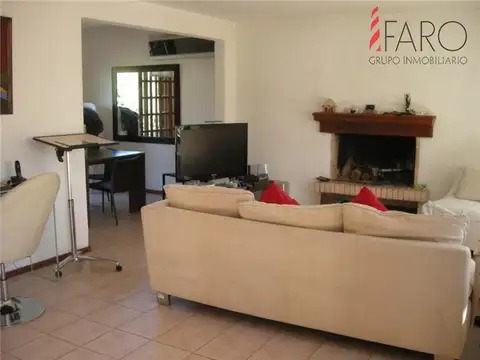 Excelente propiedad. Pda. 12 Mansa.