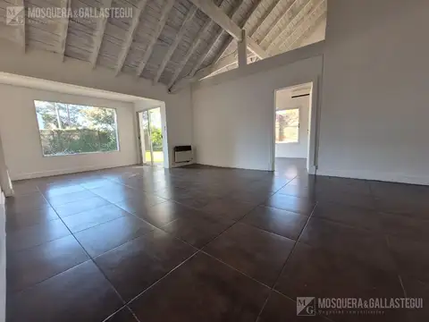 Casa en Venta en Los Senderos II, USD 240.000