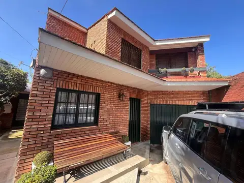 EXCELENTE PROPIEDAD, EN INMEJORABLE ZONA ( CUL DE SAC)