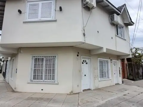 PH A LA VENTA EN RAMOS MEJIA CON COCHERA