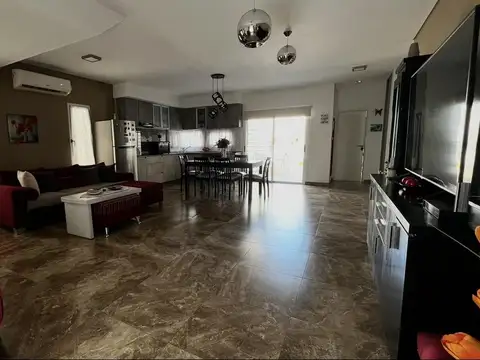 Casa en Venta en Lomas de Zamora, USD 290.000