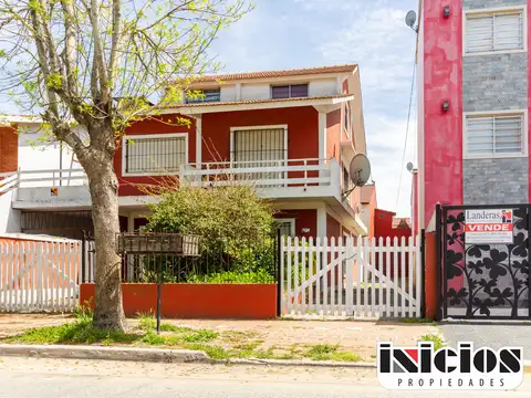 Dúplex: Carreras N° 945 E/ La Argentina y Calvetti - Mar de Ajo - C553