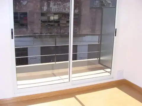 Hermoso mono ambiente al frente, Excelente ubicación a 2 cuadras del Subte 