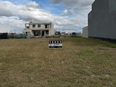 LOTE EN DOCTA AVENIDA