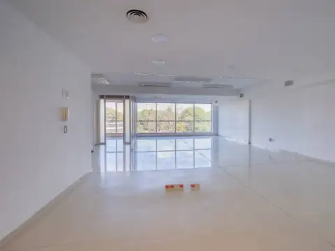 Av. Luis Maria Campos 1000, Piso 9