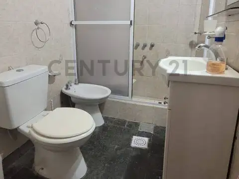 530 entre 137 y 138 PH de 2 dormi  planta alta en Venta