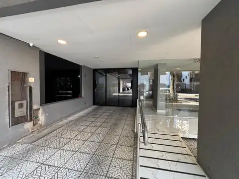 Cochera con acceso a SUM