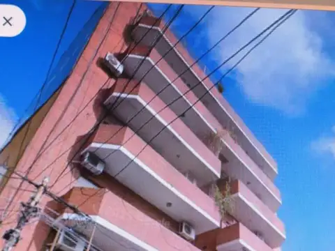  LOCAL CON ENTRE PISO  excelente ubicación