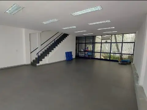 ALQUILER – IMPORTANTE LOCAL COMERCIAL C/DEPÓSITO – MONSERRAT