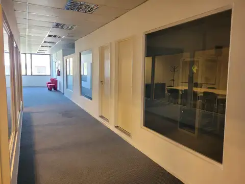 Oficina Monoambiente con 6 baños