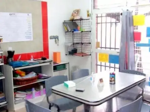 Casa 7 ambientes con 1 baño