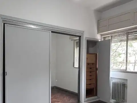 DEPTO 3 DORM. CENTRO DE CORDOBA CON BALCON