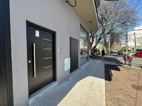 Oficina 4 ambientes con 2 baños