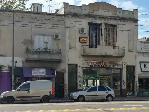 Av Pres Bartolome Mitre 1700