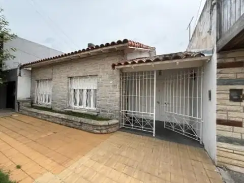 González Chaves 600