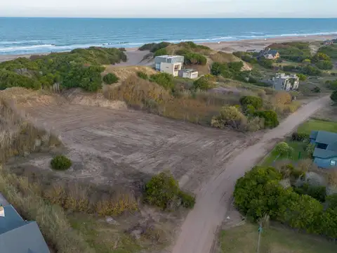 Avutarda e/ Roble y Paraiso s/n