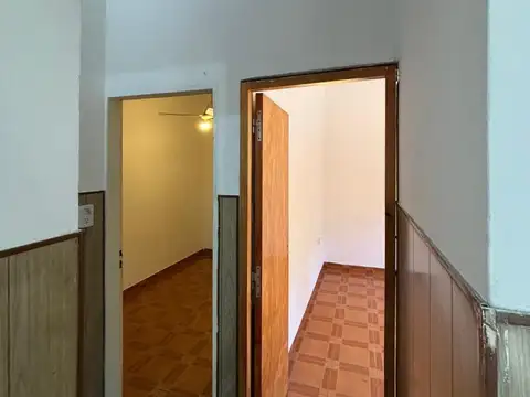 Depto Tipo Casa en Alquiler en Lomas del Mirador, $ 450.000