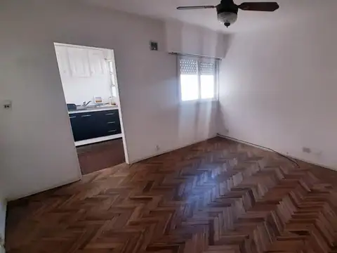 Departamento de 2 ambientes lateral