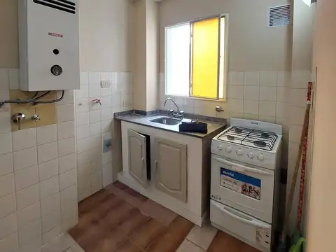 Departamento en alquiler, un dormitorio, barrio Martin, luminoso, cercano facultades.