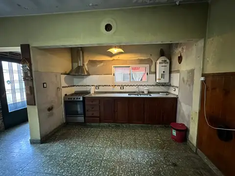 Casa en venta c/ cochera en Bernal Oeste