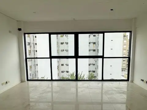 Oficina en Alquiler en Ramos Mejia, $ 640.000