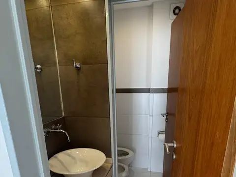 Oficina en Alquiler en Ramos Mejia, $ 640.000