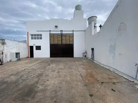 Deposito en el barrio Las Avenidas 