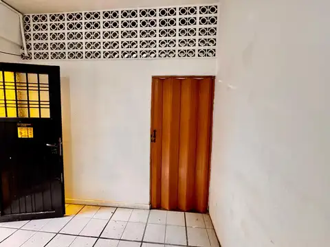 Depto Tipo Casa en Alquiler en Moron, $ 500.000
