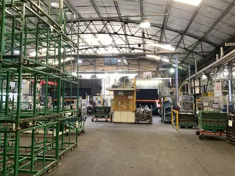 Galpon en Alquiler 67  mts Frente