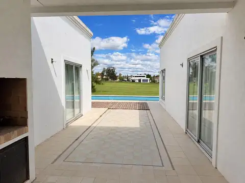 Casa en Venta en Casuarinas Del Pilar, USD 160.000
