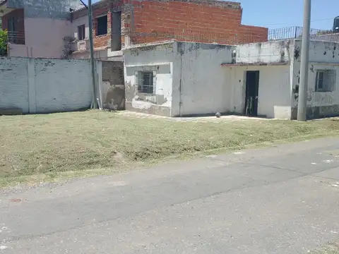 OPORTUNIDAD! CASA /TERRENO RECICLAR EN VENTA!