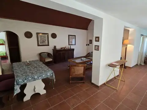 Casa 5 ambientes con 2 baños