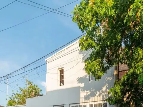 VENTA Casa + Departamento Independiente en Barrio Mayoraz