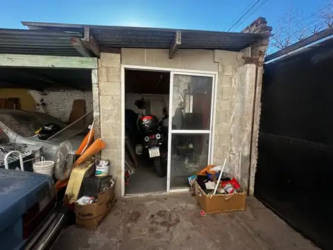 VENTA CASA 4 AMB. CON COCHERA LANÚS OESTE