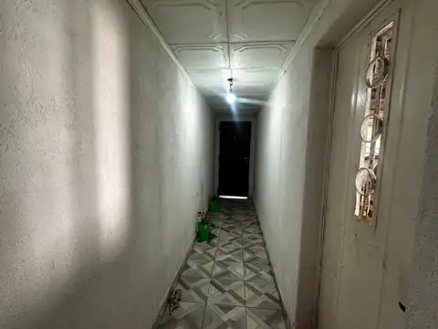 Casa 4 ambientes con 1 baño