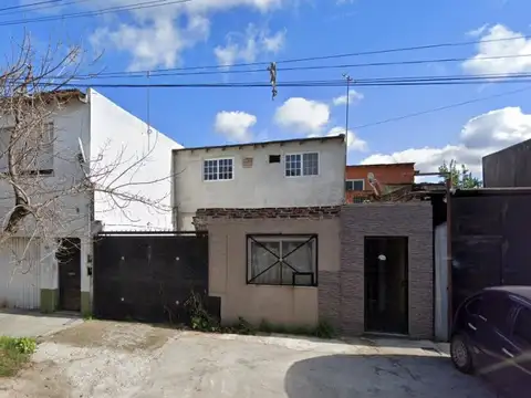 VENTA CASA 4 AMB. CON COCHERA LANÚS OESTE