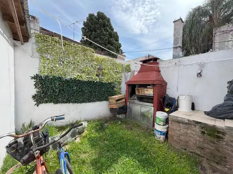 PH TIPO CASA EN VENTA 4 AMB CASEROS . C/ COCHERA