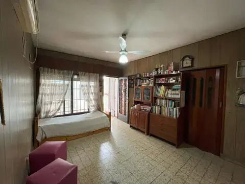 PH TIPO CASA EN VENTA 4 AMB CASEROS . C/ COCHERA