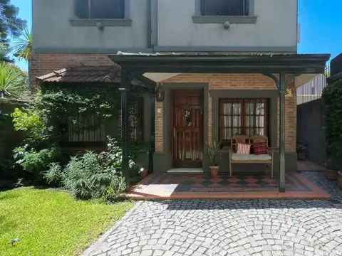 CASA 6 AMBIENTES EN VENTA EN LOMAS DE ZAMORA