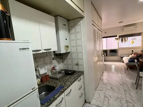 Alquiler Temporario en San Nicolás. Departamento Monoambiente. Al contrafrente. 