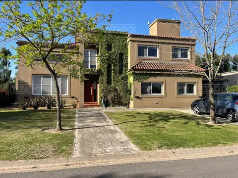 Casa Chalet  en Venta en Santa Clara, Villanueva, Tigre