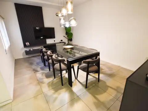 Casa 7 ambientes con 3 baños