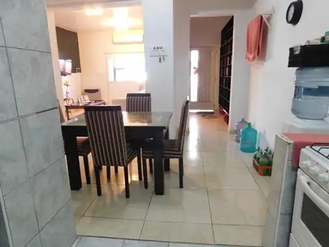 Casa 3 ambientes con 2 baños