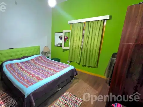 Casa 6 ambientes con 2 baños