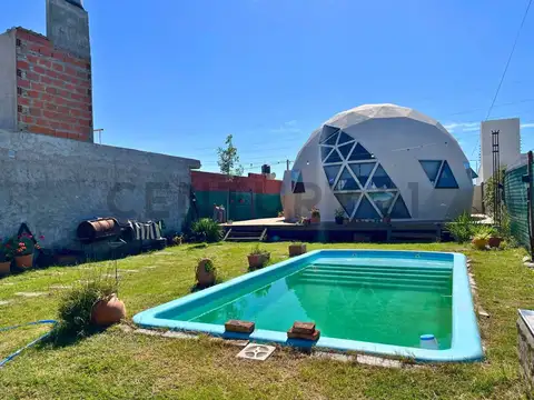 Venta Domo con pileta y jardín en Capitán Bermúdez