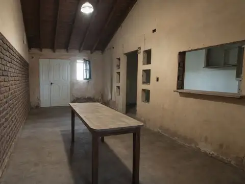 Casa 4 ambientes con 1 baño